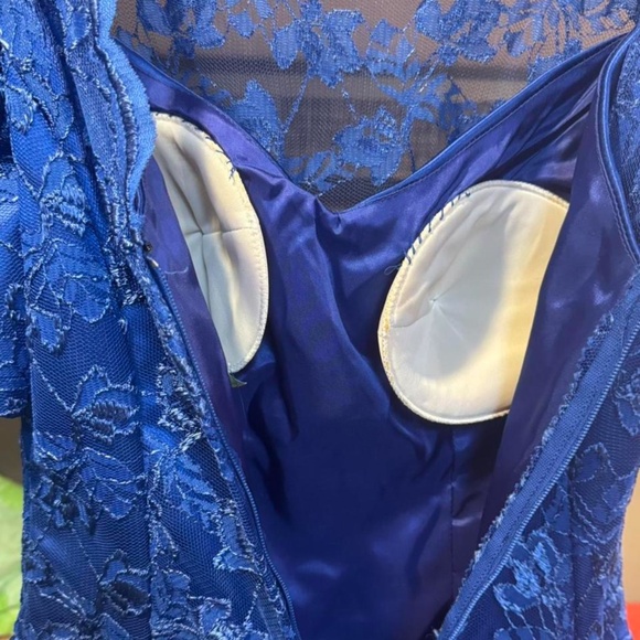 80s/90s royal blue STUNNING prom dress with poofy sleeves - Picture 4 of 8